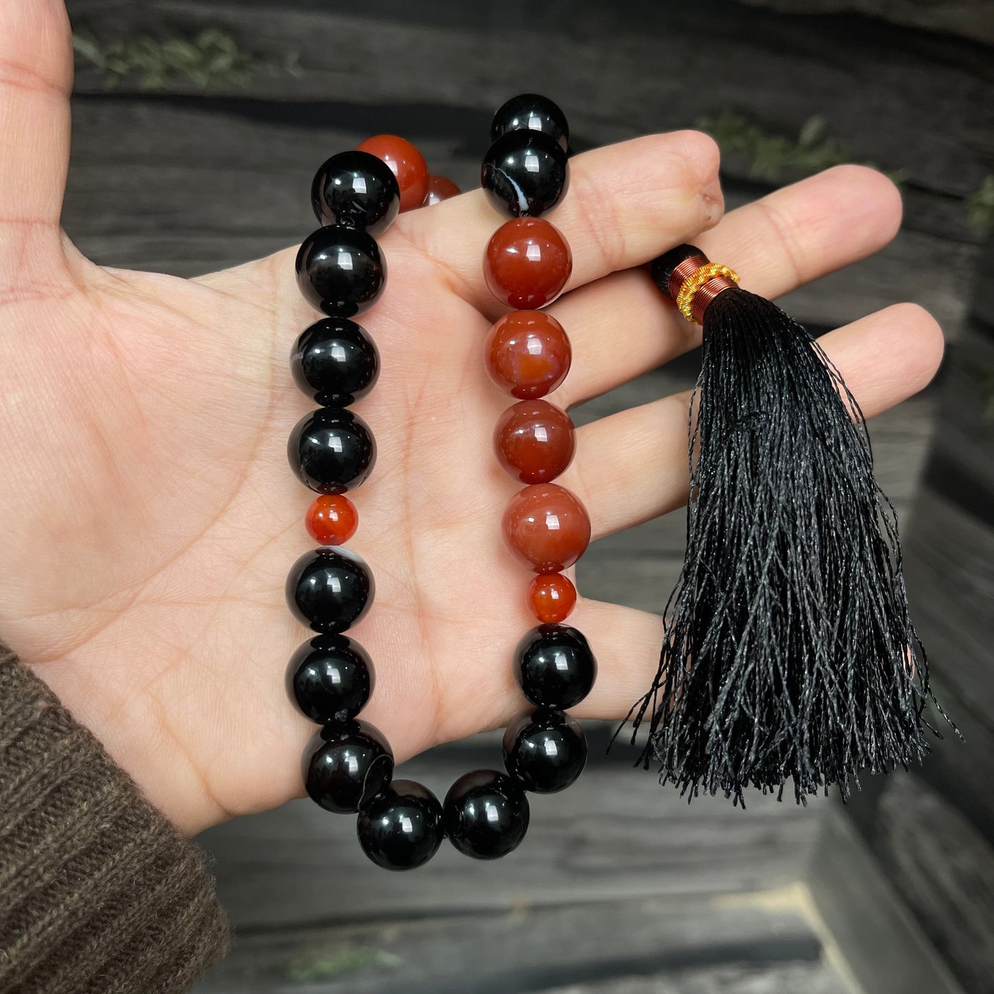 Red & Black  (Sulamaini)  Aqeeq Stone Tasbih 14 mm Size /21 Beads