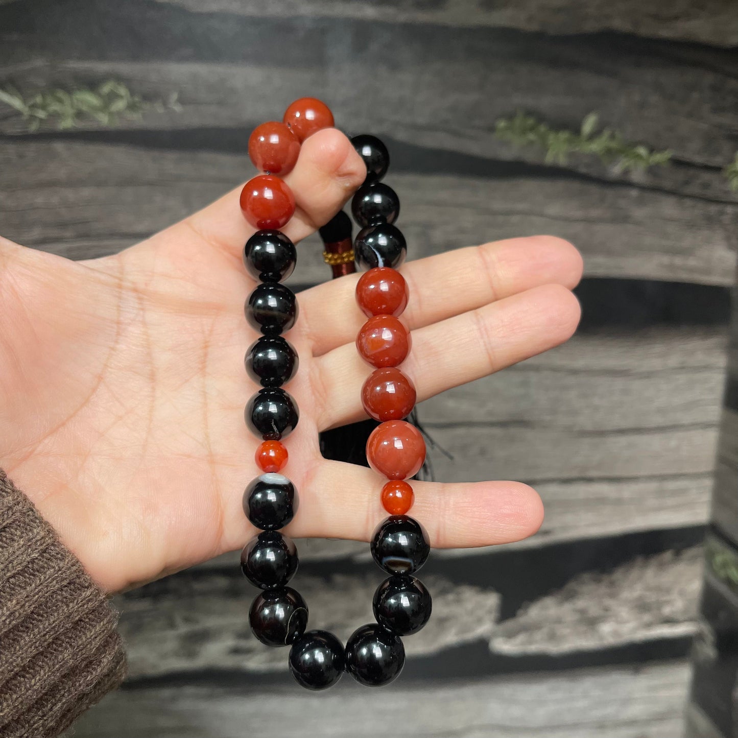 Red & Black  (Sulamaini)  Aqeeq Stone Tasbih 14 mm Size /21 Beads