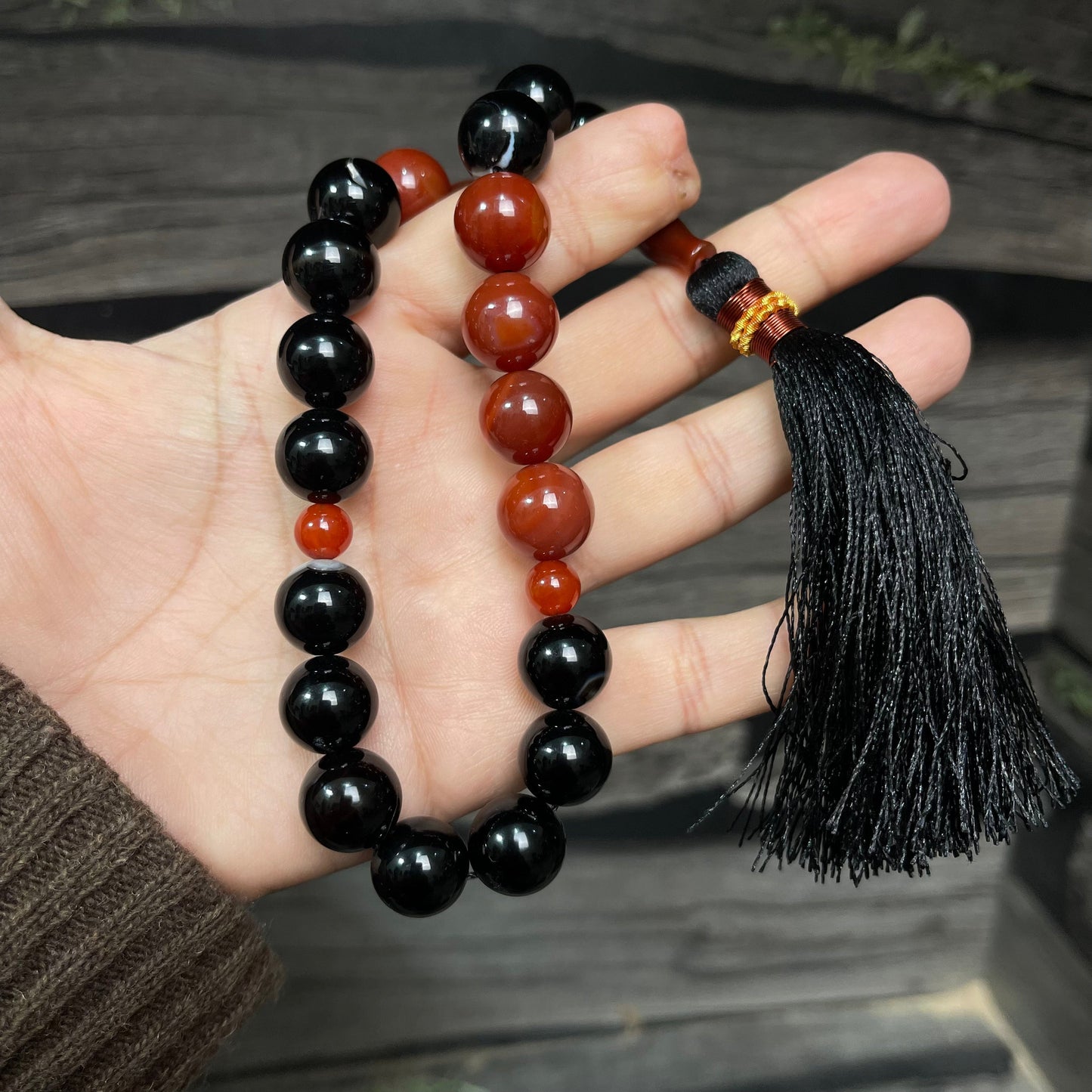 Red & Black  (Sulamaini)  Aqeeq Stone Tasbih 14 mm Size /21 Beads