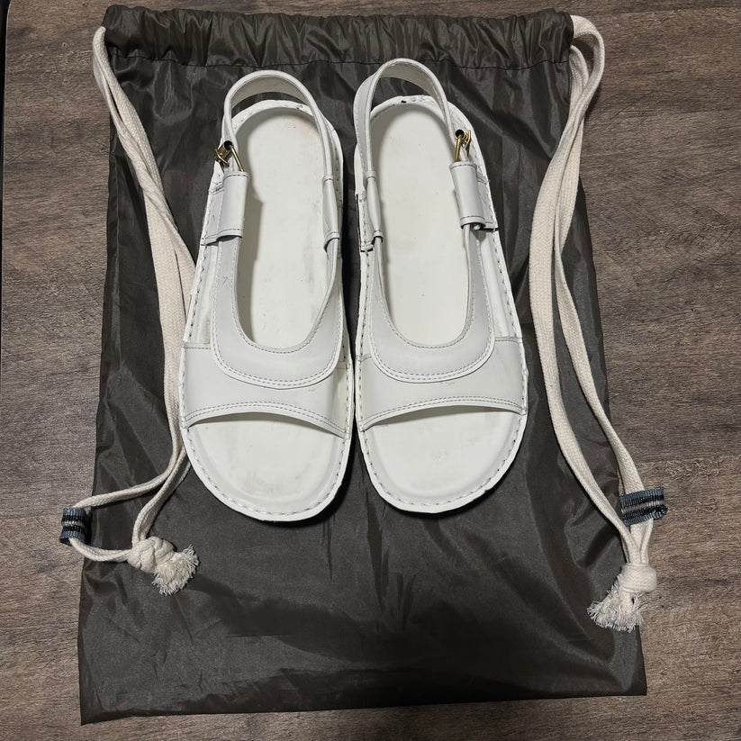 Top-Selling Hajj & Umrah Combo – Premium Slippers + Drawstring Bag